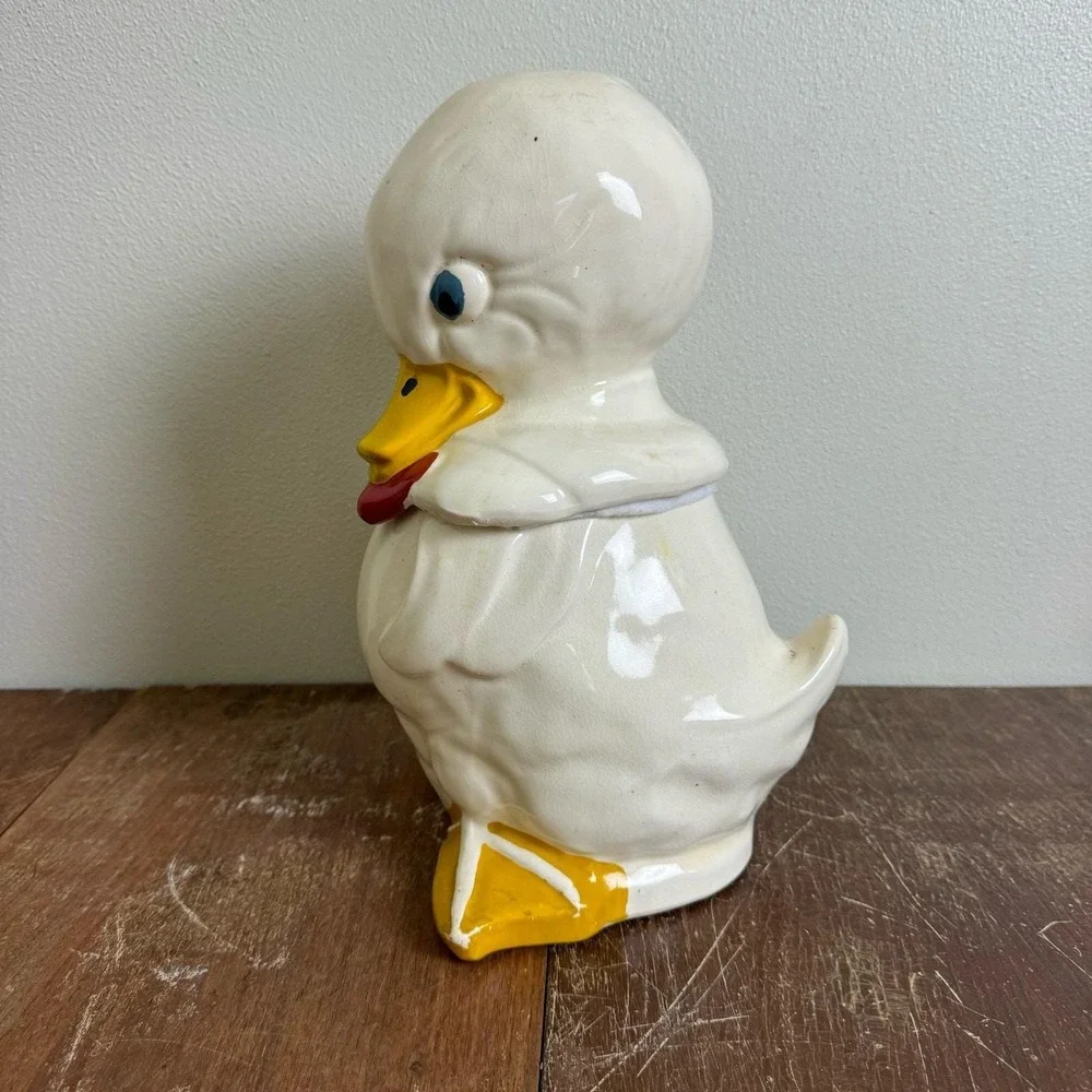 Hull 966 USA 1940's‎ Classic Duck Cookie Jar with Red bow blue Eyes